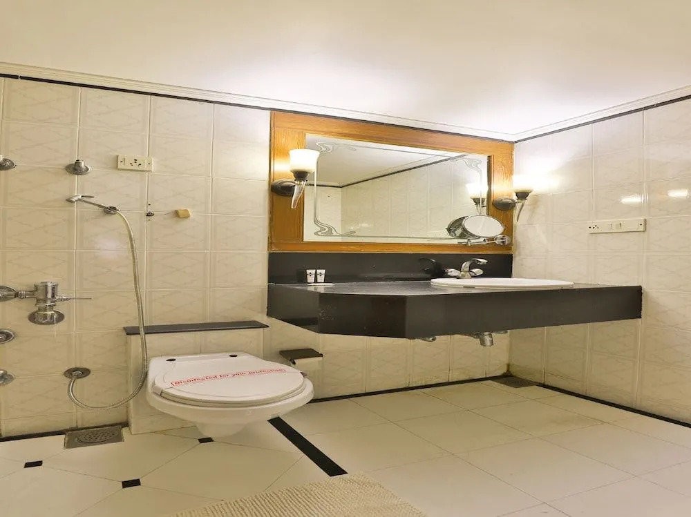 OYO 23288 Hotel Pinnacle