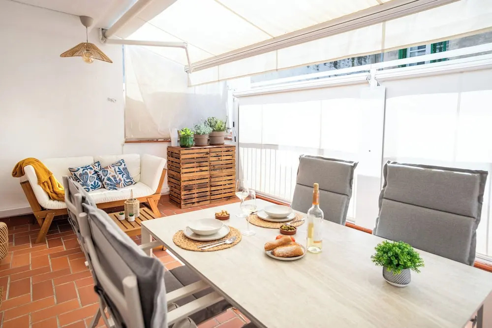Terrace Retreat -stay in the Heart of Sitges