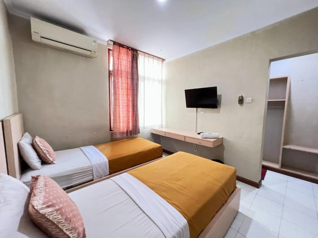 OYO 3819 Hotel Winotosastro