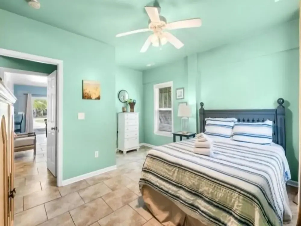 Atlantis Blue - Relaxing Beach Getaway Home Directly Across The Street From Beach Access! 5 Bedroom Home by RedAwning