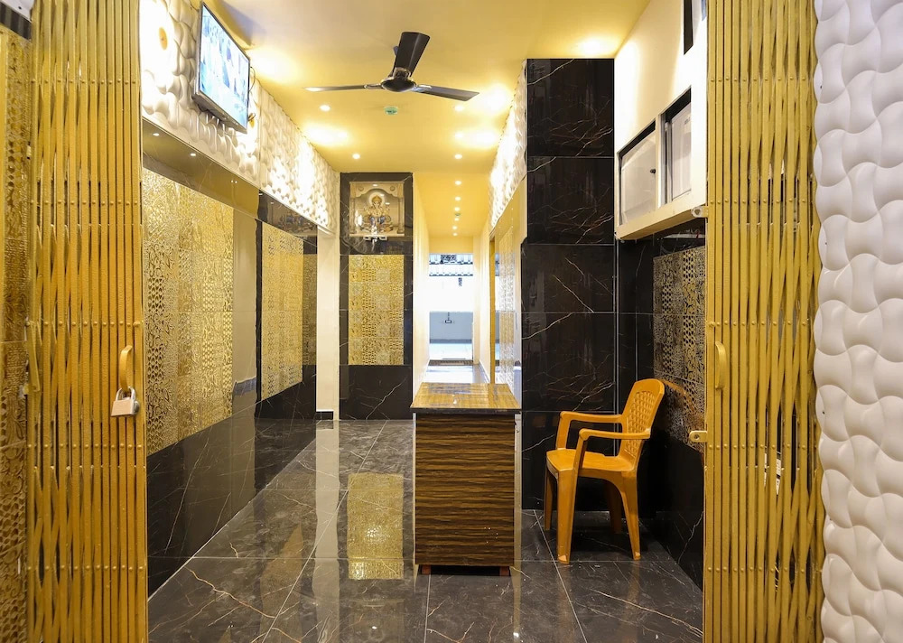Hotel O Golden Suites