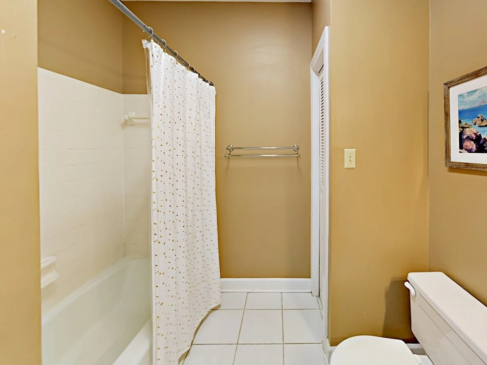127 E Liberty Townhouse Unit A 1 Bedroom 1.5 Bathroom Townhouse
