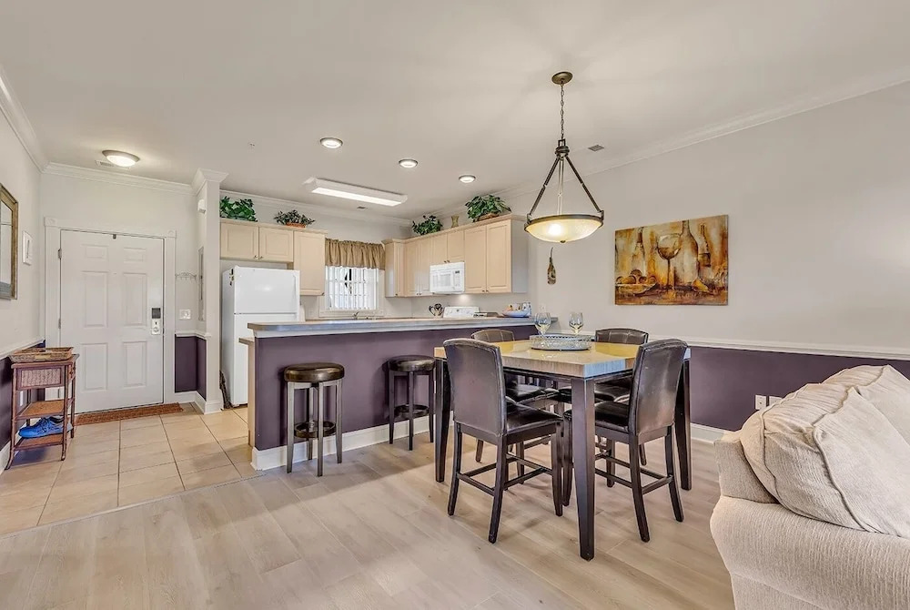 4809 Luster Leaf Circle Magnolia Pointe 202 2br 2ba 2 Bedroom Condo by RedAwning