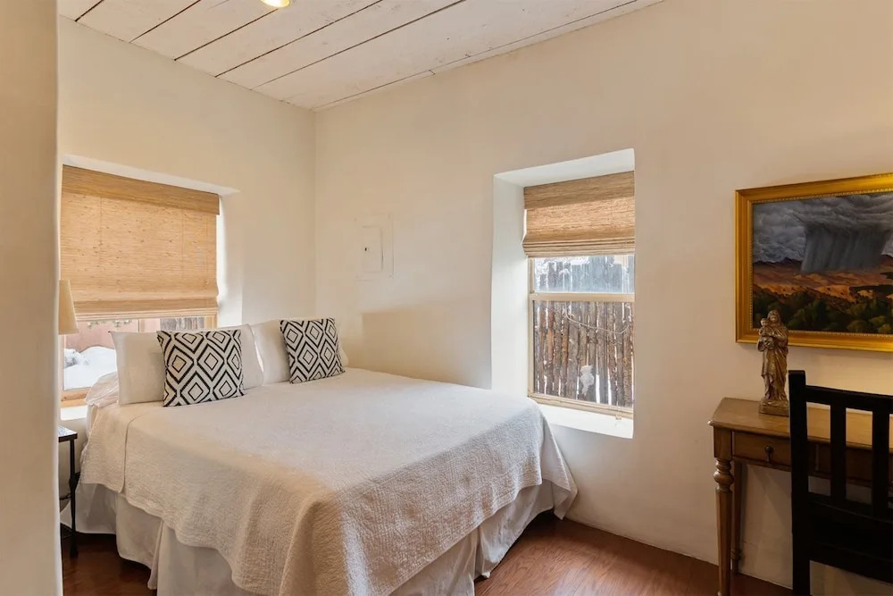 Tecolote - Authentic Home Right Next to The Plaza, Hot Tub, Roof Deck