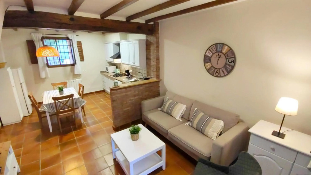 Masía de San Juan Casas número 3 y 5, con piscina, aire acondicionado y vistas a la montaña