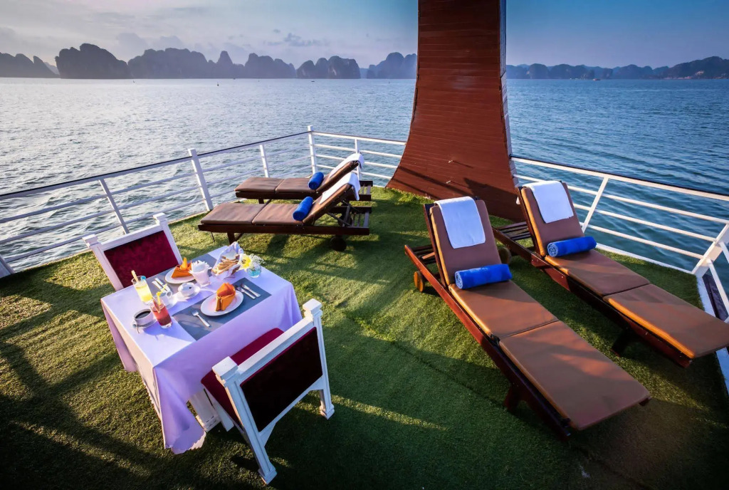 Gray Line Halong Cruise