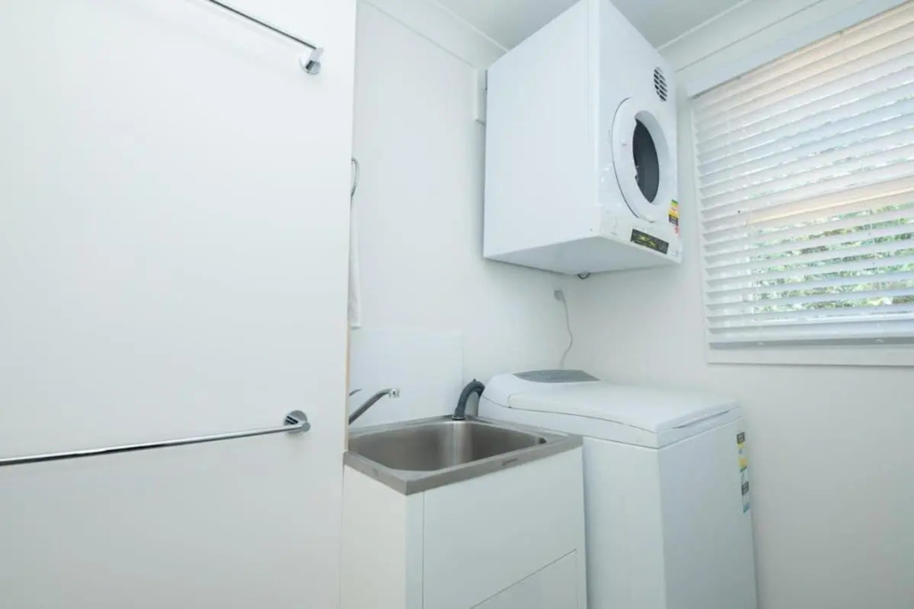 Sweet Caroline Sunny & Spacious Sleeps 6