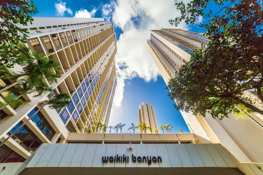 Luxury Condo with Fabulous Ocean Views on 24th Floor - Close to Beach - Parking, AC, WiFi