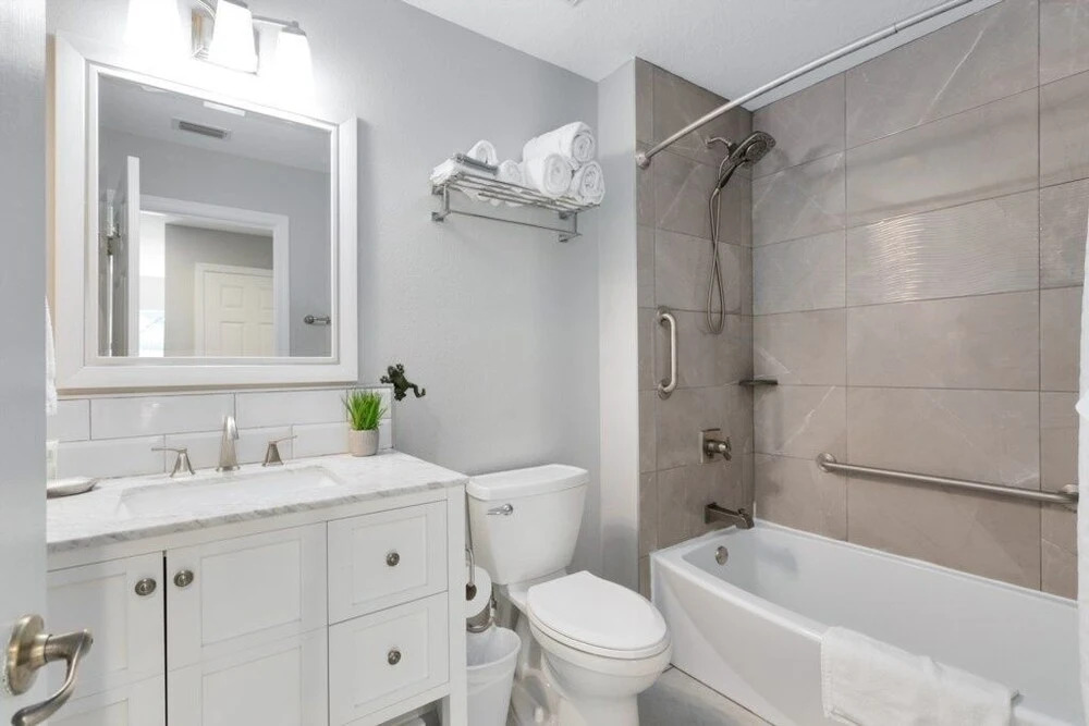 Newly Upgraded Modern 4br/3br Private Pool Th 4 Bedroom Townhouse by RedAwning