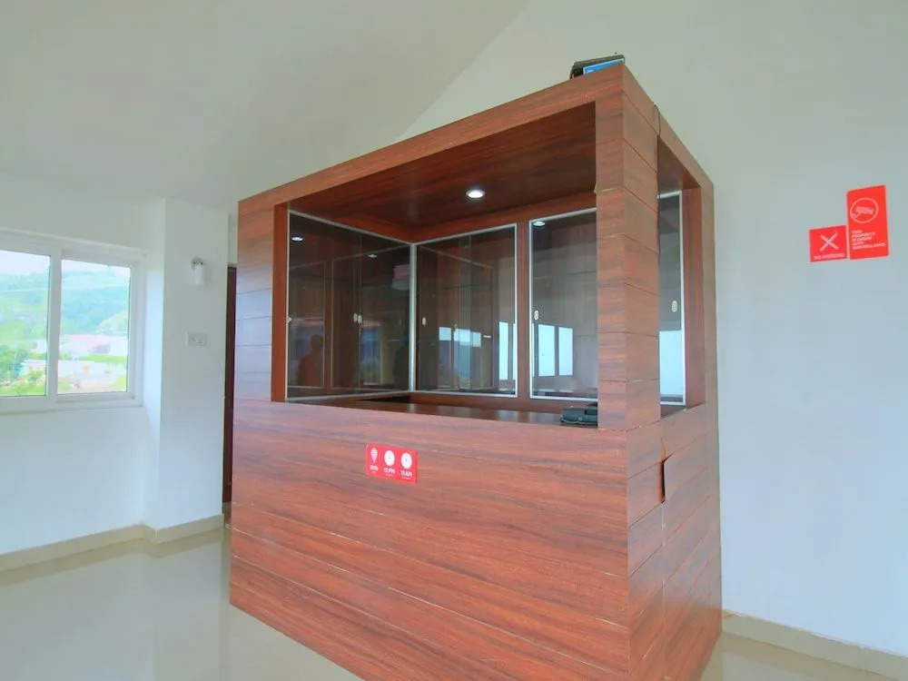 OYO 15479 Vista Suites Kalatty