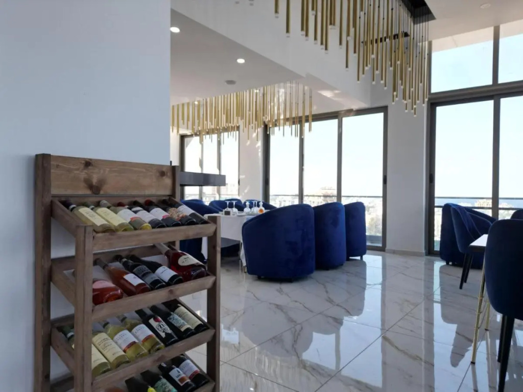 Nurel Shark Residence
