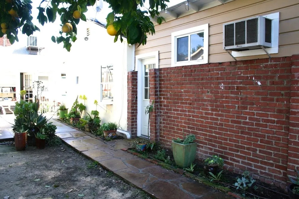 Private, quiet, and accommodating Guest House