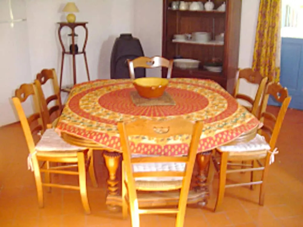 House With 2 Bedrooms in Allemagne-en-provence, With Furnished Garden