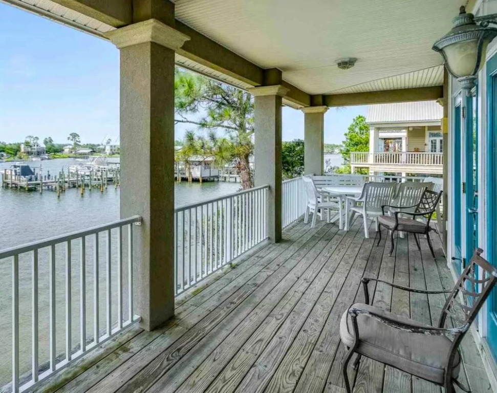 Palm Harbor 322 Mariner Circle by Bender Vacation Rentals