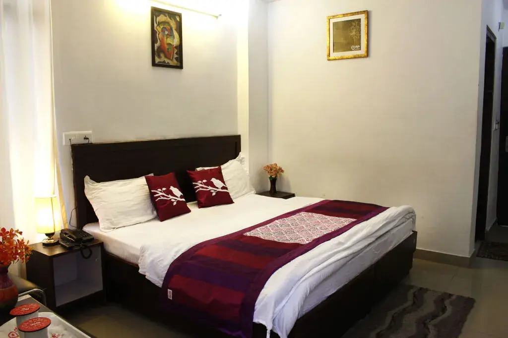 OYO 31120 Hotel Royale India