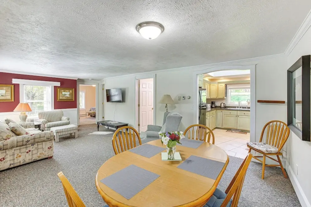 Relax Fireside! Frankfort Apt Near Dtwn & Beaches