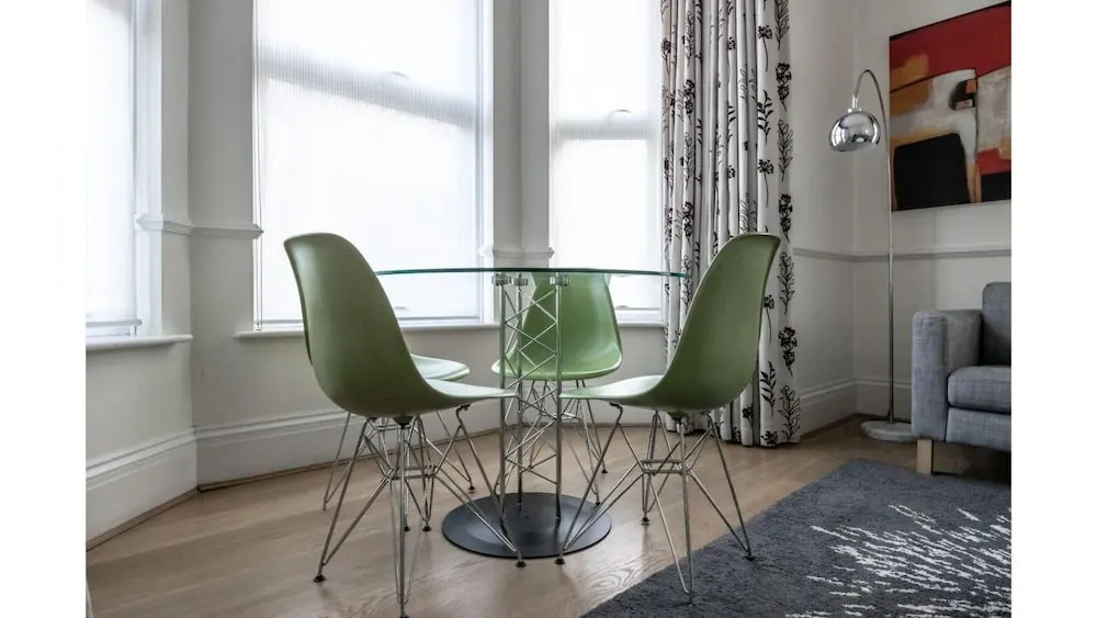 1 Bedroom in Kew Gardens - Clarendon Garden