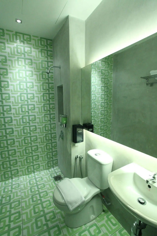 J Hotel