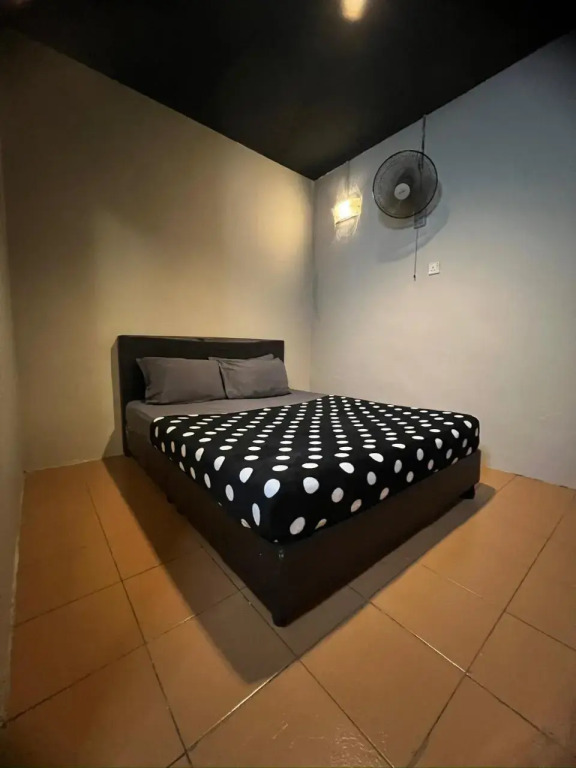 Ghazrins Garuda Hotel