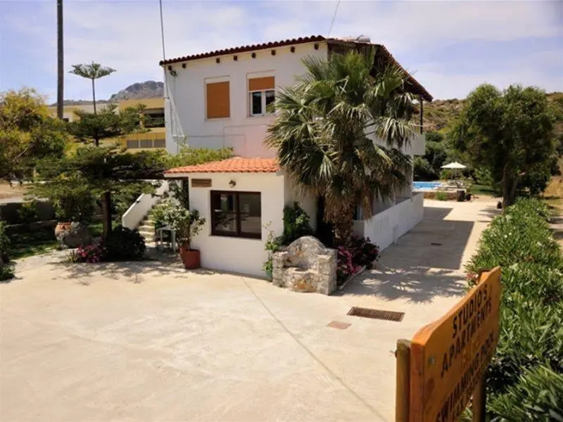 IRIDA Studios Hotel & Pool