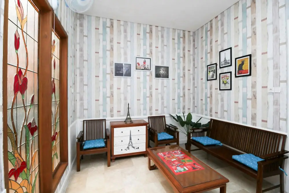 Londres Bed and Breakfast RedPartner near Gembira Loka Zoo