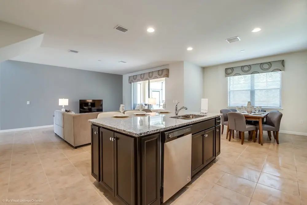 5bed 5Ba Villa Game Room Pool Spa