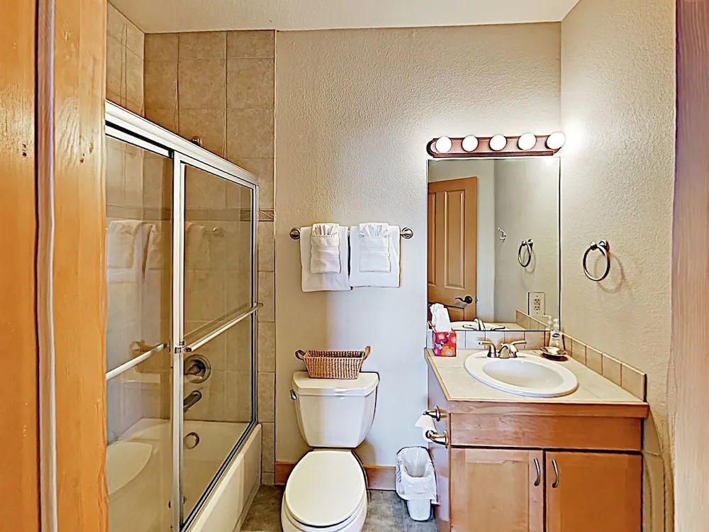 New Listing! Alpine Oasis W/ Hot Tub, Near Slopes 4 Bedroom Townhouse