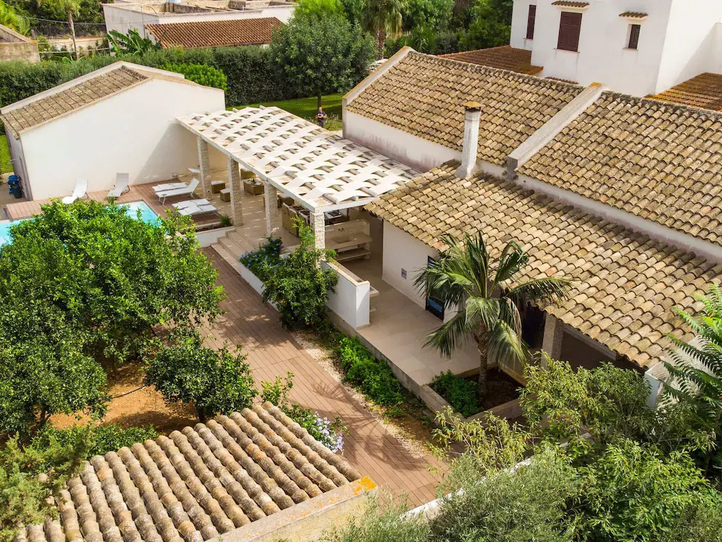 Villa with swimming pool in beautiful Sicily