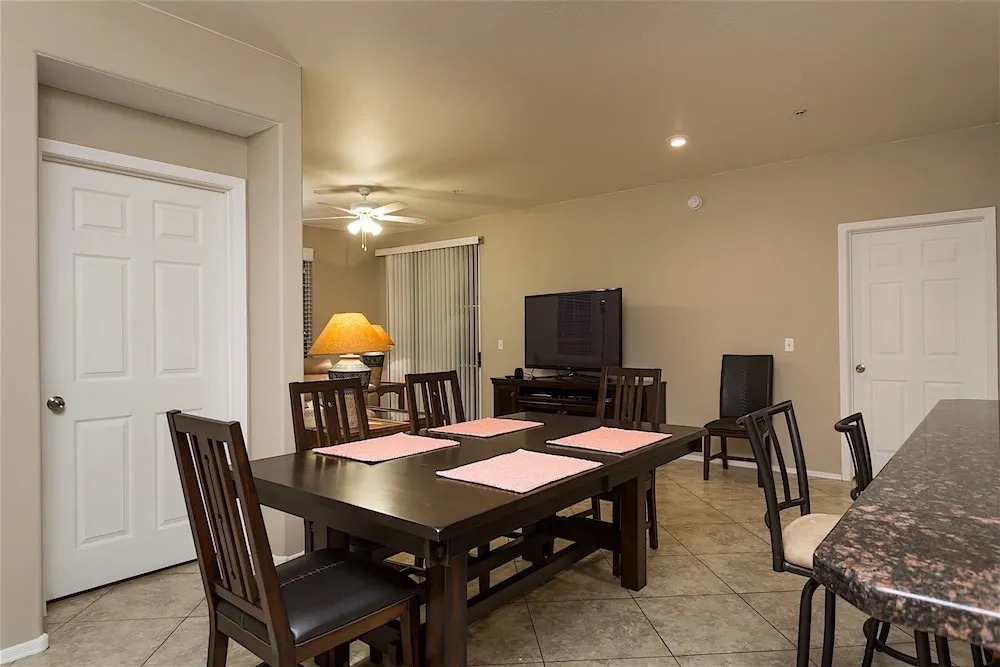 Wonderland 2 BR by Casago