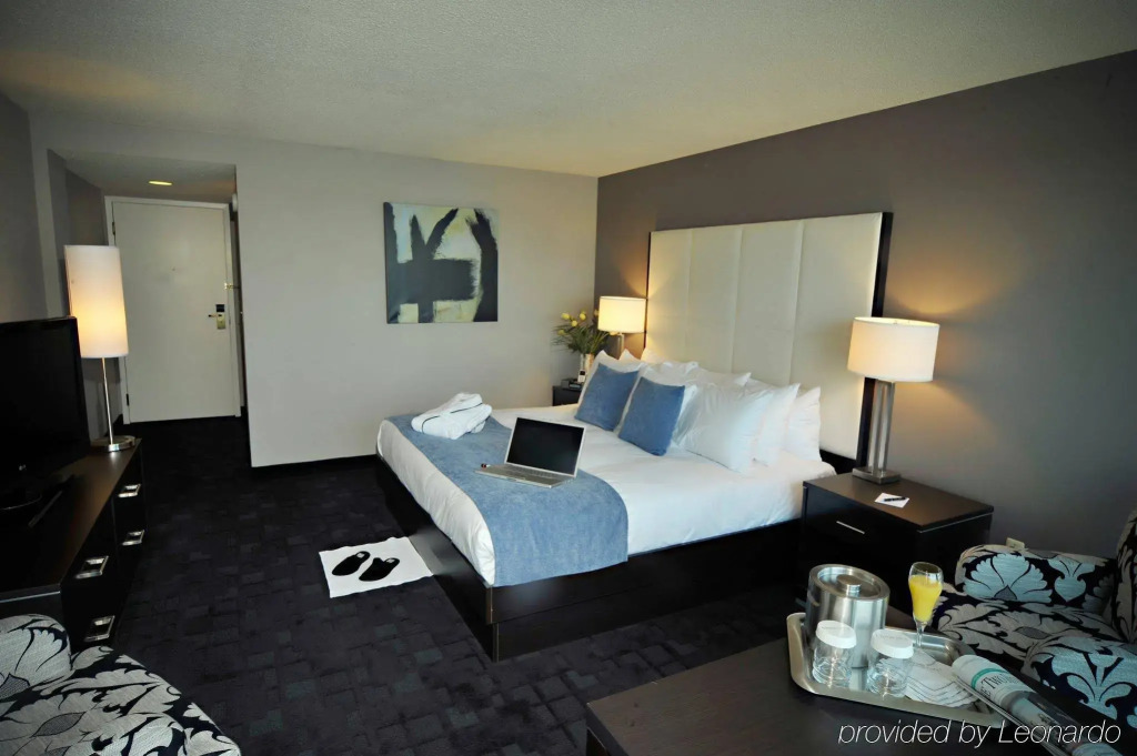 Oyster Point Hotel