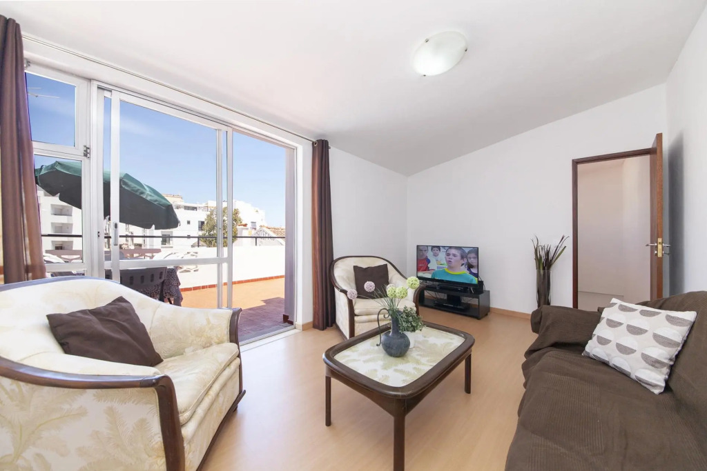 C08 - Central Sao Goncalo Townhouse