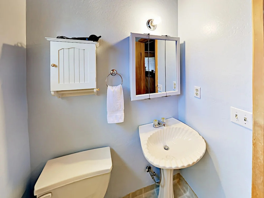 43651 Yosemite House 3 Bedrooms 2 Bathrooms Home
