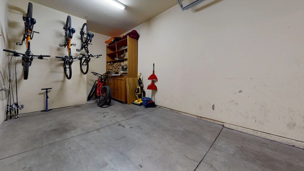 Snowcreek VI The Lodges 1130 Pet-Friendly, Beautiful and Spacious, Garage and Washer Dryer by RedAwning