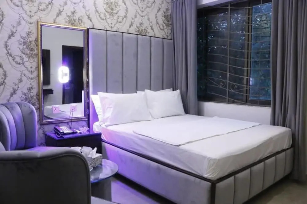 Red Fort Hotel Gulberg