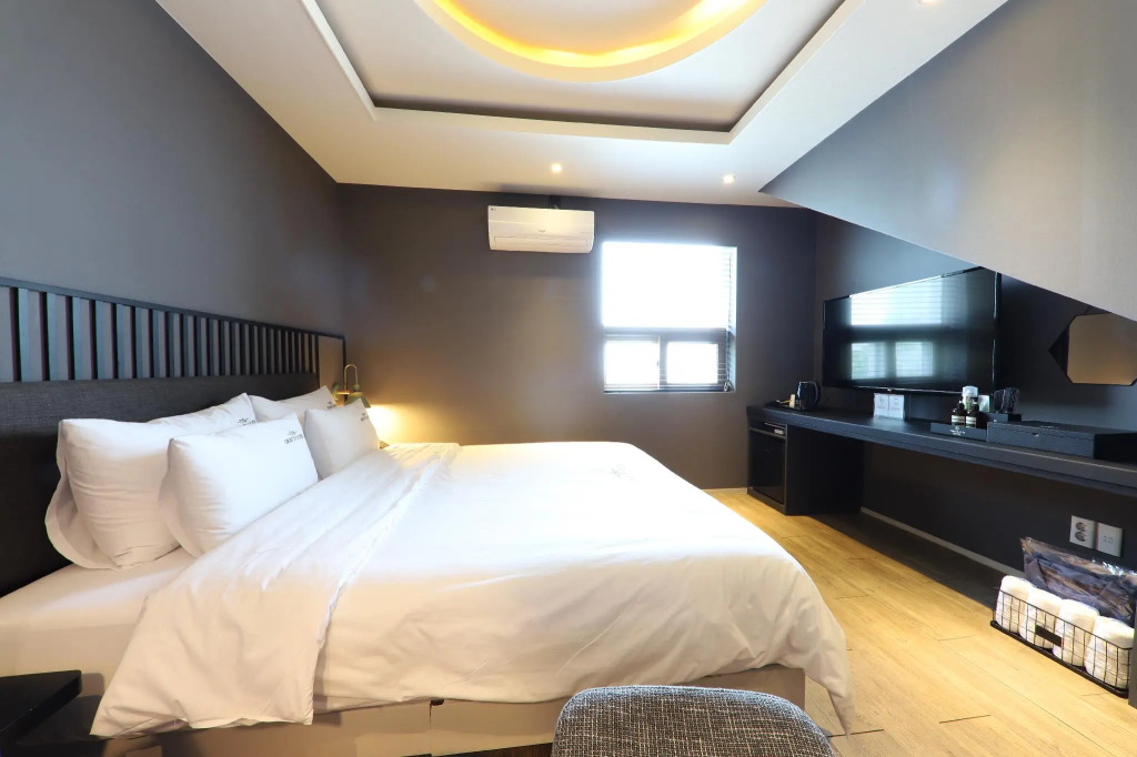 Grey70 Hotel
