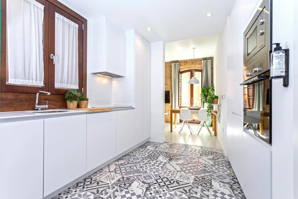 Beautiful one-bedroom apartment near the Cathedral. Zacatin 301