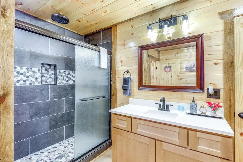 Hot Tub & Spectacular Views: Sevierville Cabin