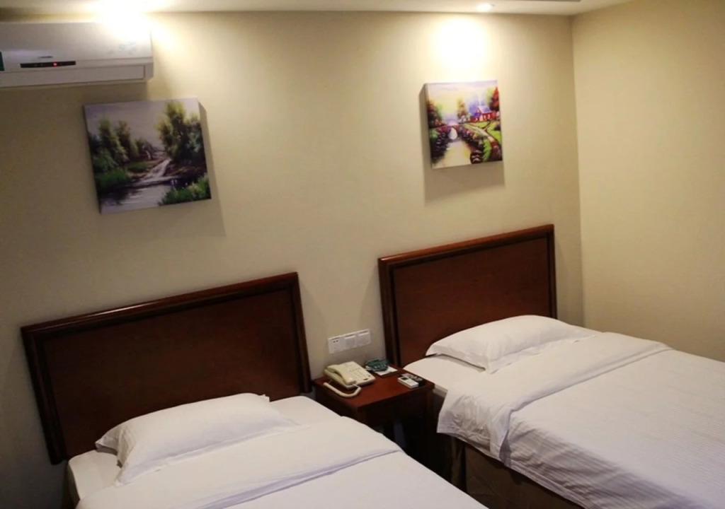 GreenTree Inn Shanghai Pudong Airport Yanchao Highway Hotel