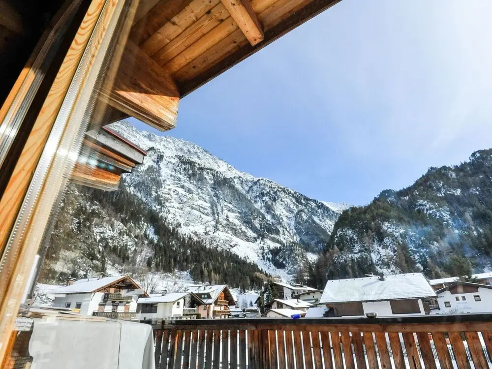 Sunlit Apartment near Ski Area in Längenfeld