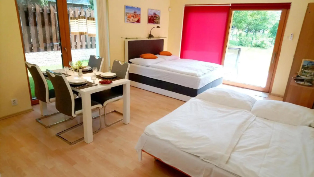 Lovely apartment, Garden, Parking, Wifi, Netflix