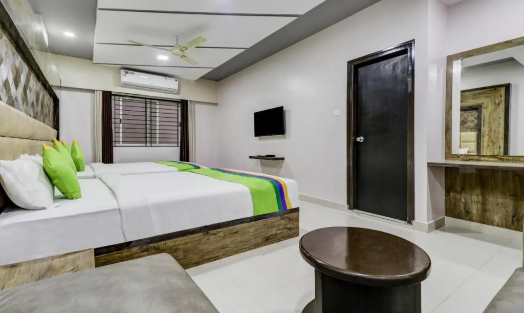Treebo Sahara Suites 750M From St Johns Medical College And Hospital