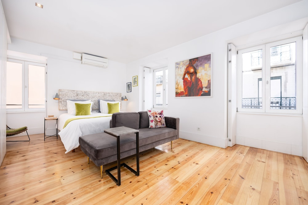 Lemonn Apartments