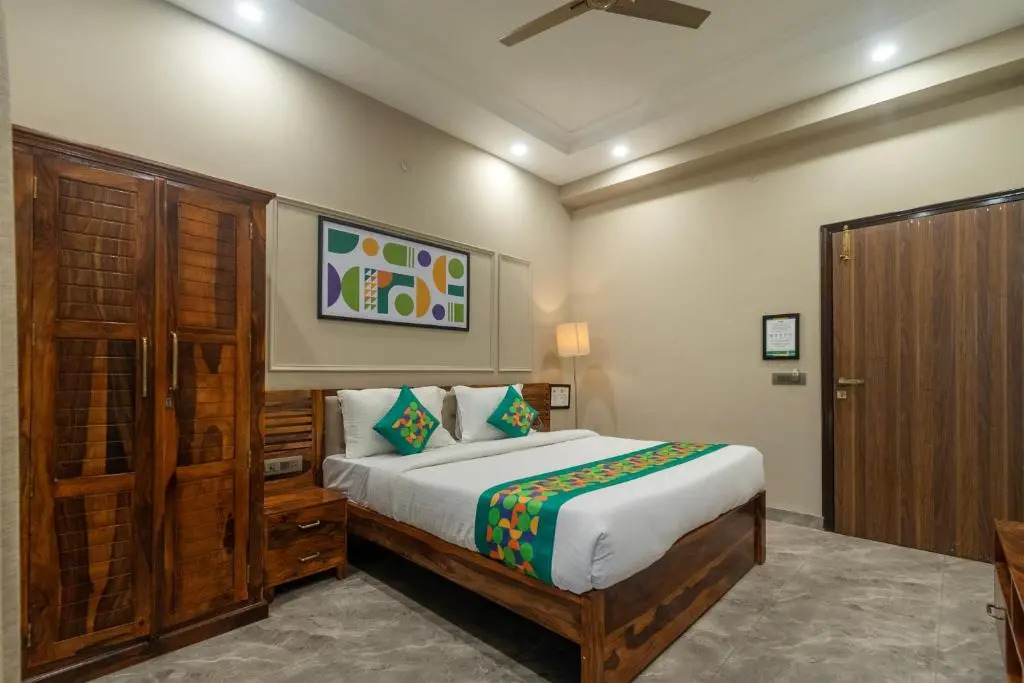 Treebo Aashirwad Bliss Inn With Swimming Pool
