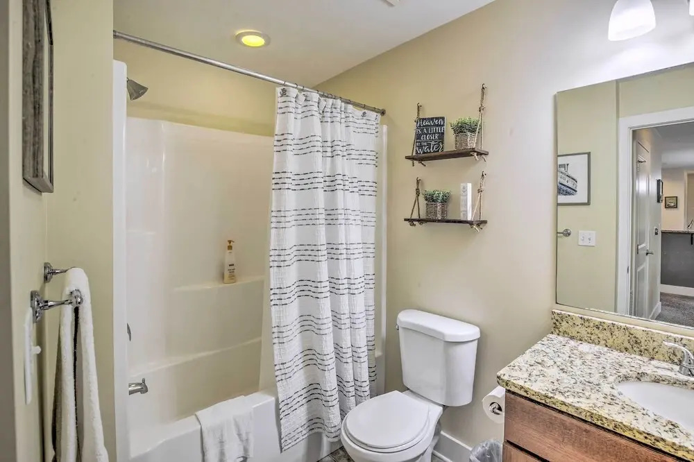 Grand Haven Condo w/ Patio < 1 Mi to Downtown