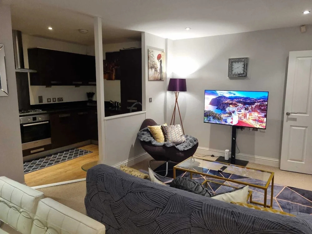 This is a two Bedroom Apartment Right in the Centre of Birmingham new Street