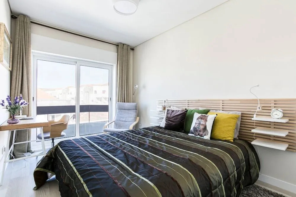 Tripas-Coração,Luxury Corner Apartments in Santa Catarina, Balcony & City Views