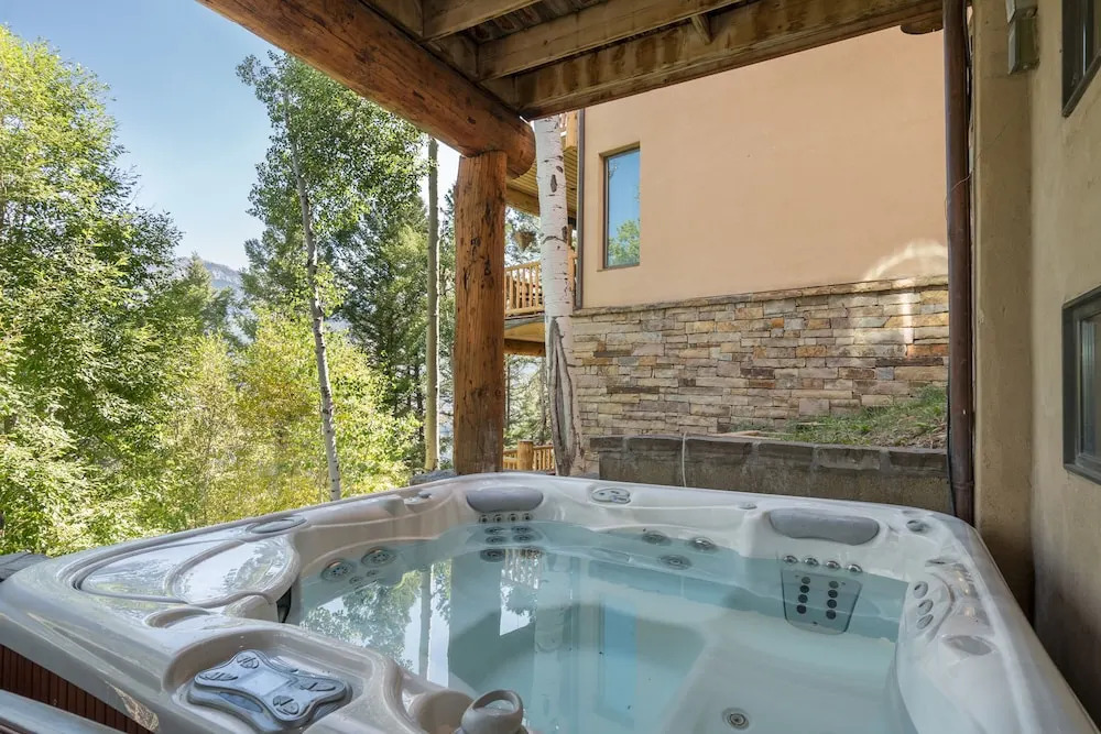 Crystal View by Exceptional Stays