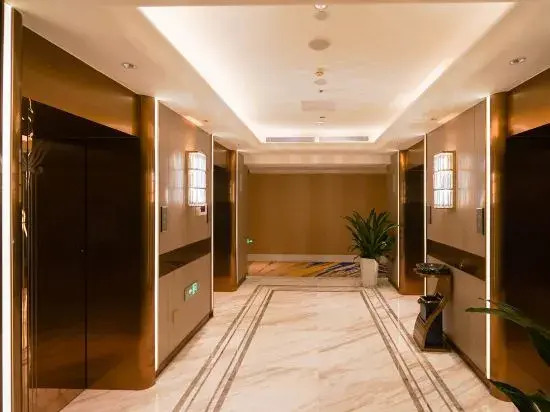 Vienna International Hotel (Jingmen Shenzhen Avenue Branch)
