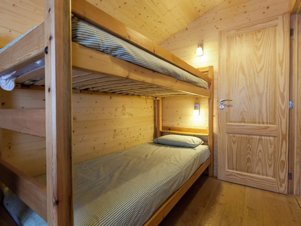 Cosy Chalet in Bomal-Sur-Ourthe with Terrace