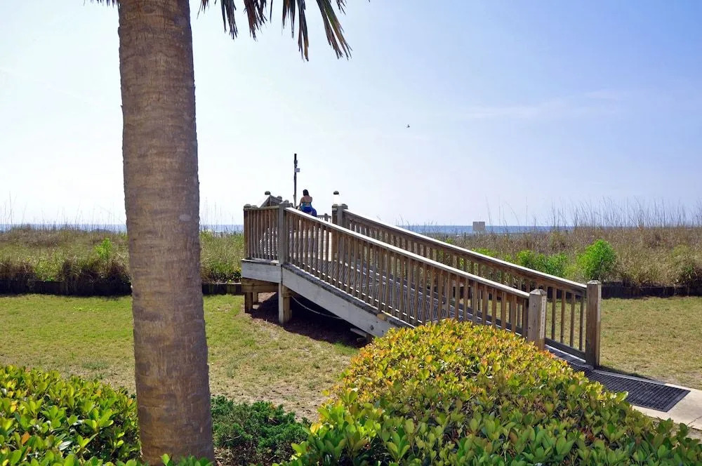 Verandas 305 3 Br condo by RedAwning
